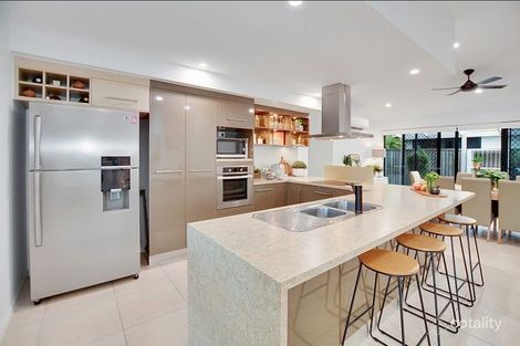 Property photo of 3 Hillock Crescent Bushland Beach QLD 4818