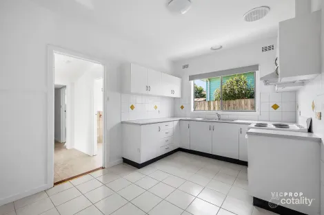 Property photo of 13 Gordon Avenue Oakleigh East VIC 3166