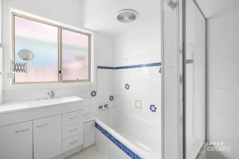 Property photo of 13 Gordon Avenue Oakleigh East VIC 3166