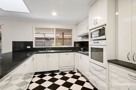 Property photo of 9 Hamilton Grove Frankston South VIC 3199