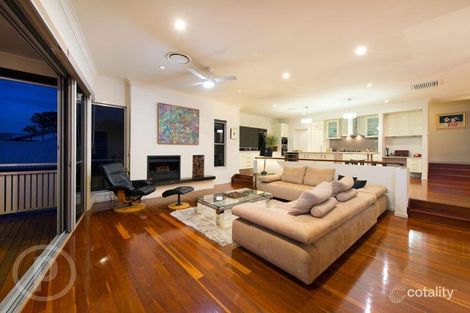 Property photo of 2 Waverley Road Coorparoo QLD 4151