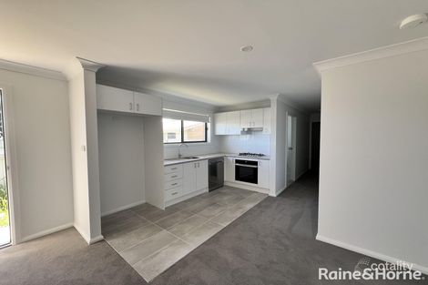 2/31 Kenny Dr, West Tamworth, NSW 2340