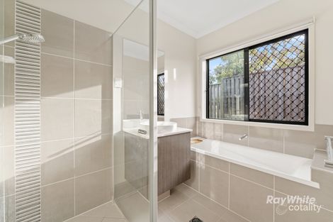 Property photo of 4 Allerton Park Drive Park Ridge QLD 4125