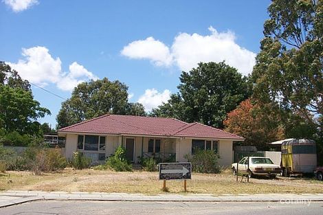 27 Disney Rd, Parmelia, WA 6167