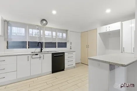 Property photo of 21 Fenchurch Street Fig Tree Pocket QLD 4069