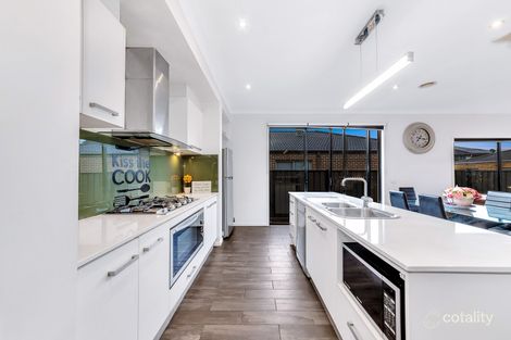 Property photo of 5 Camargue Circuit Clyde North VIC 3978