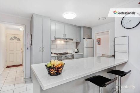 Property photo of 10 Buckingham Drive Werribee VIC 3030