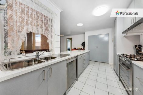 Property photo of 10 Buckingham Drive Werribee VIC 3030