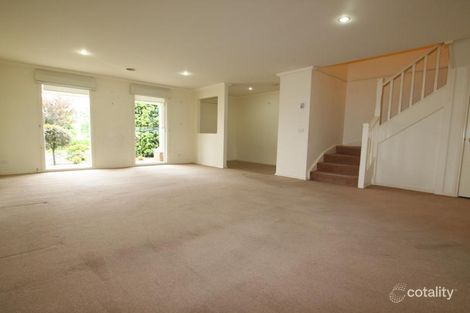 Property photo of 48 Albert Place Dingley Village VIC 3172