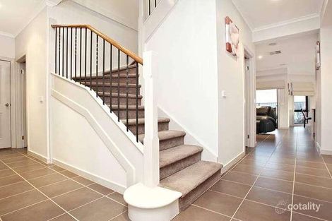 Property photo of 34 Inverell Parkway Tarneit VIC 3029