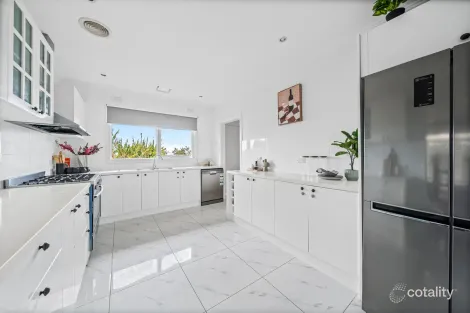 Property photo of 6 Sapphire Street Essendon West VIC 3040