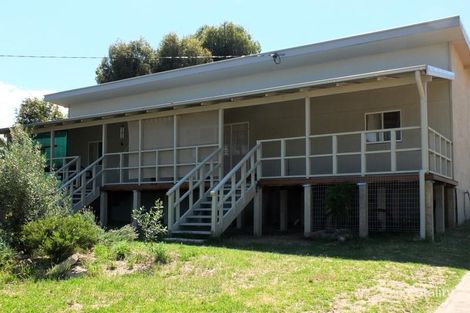 26 Mountain View St, Avoca, VIC 3467