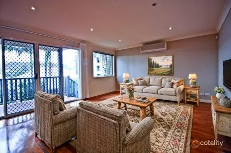 Property photo of 3/25 Clarence Road Indooroopilly QLD 4068