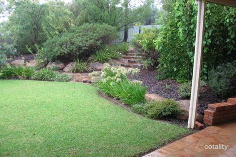 Property photo of 14 Kincora Place Bourkelands NSW 2650