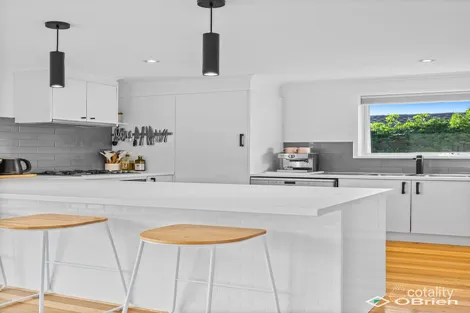 Property photo of 12 The Trossachs Frankston VIC 3199