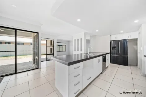 Property photo of 3 Desgrand Street Emerald QLD 4720