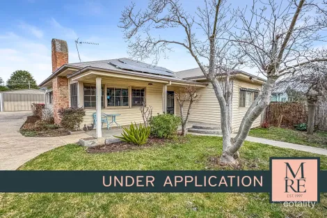 Property photo of 3 Lovick Avenue Mansfield VIC 3722