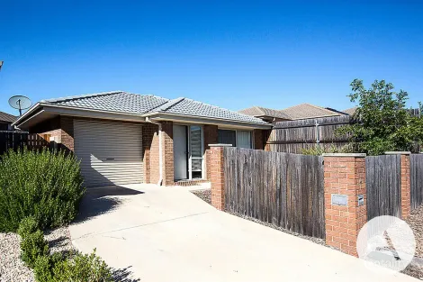 4 Ron Hoy St, Macgregor, ACT 2615