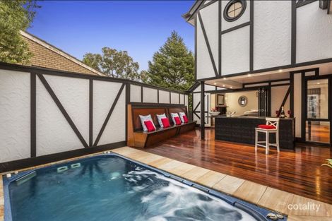 Property photo of 22 Long Valley Way Doncaster East VIC 3109