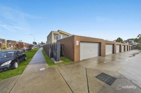 Property photo of 2 Nanea Path Cranbourne VIC 3977