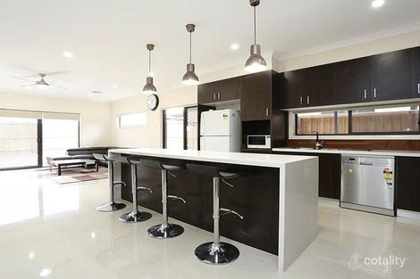 Property photo of 13 Kenmare Approach Wollert VIC 3750