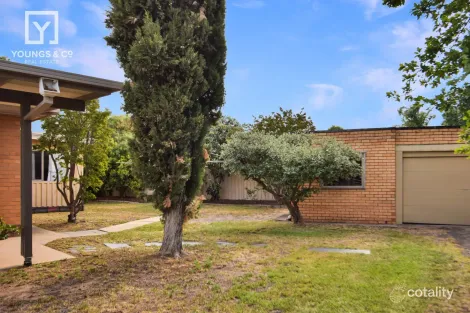 Property photo of 2 Inverness Avenue Kialla VIC 3631