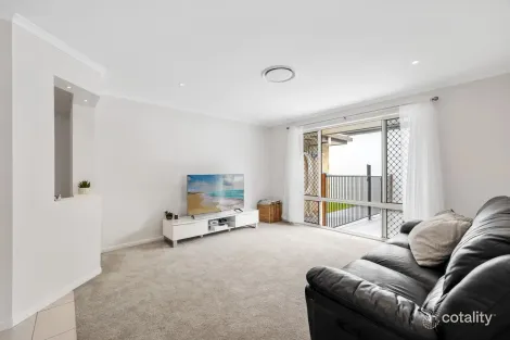 Property photo of 22 Hillview Crescent Little Mountain QLD 4551