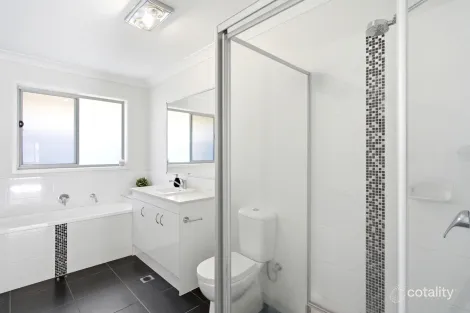 Property photo of 11 Nightshade Crescent Pimpama QLD 4209