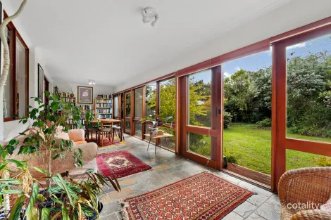 Property photo of 8 Hedley Street Hackett ACT 2602