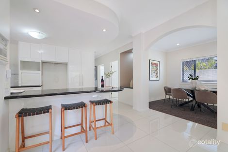Property photo of 12 Zeller Crescent Arundel QLD 4214