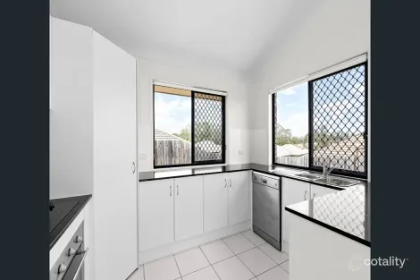 Property photo of 10 Rhiannon Drive Flinders View QLD 4305