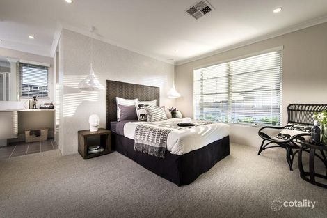 Property photo of 15 Solandri Bend Banksia Grove WA 6031