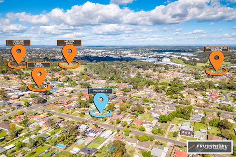 Property photo of 8 Parkland Avenue Macquarie Fields NSW 2564