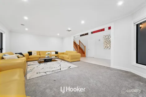 Property photo of 8 Morris West Circuit Lynbrook VIC 3975