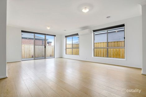 Property photo of 8 Lone Pine Way Sunbury VIC 3429