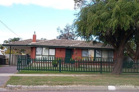 Property photo of 21 Connemara Drive Thornlie WA 6108