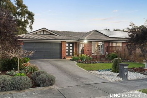 Property photo of 3 Maxim Court Drouin VIC 3818
