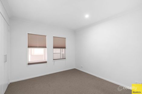 Property photo of 10 Broughton Avenue Tullimbar NSW 2527