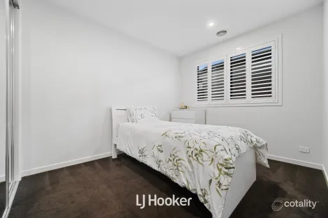 Property photo of 49 Trillium Boulevard Cranbourne North VIC 3977