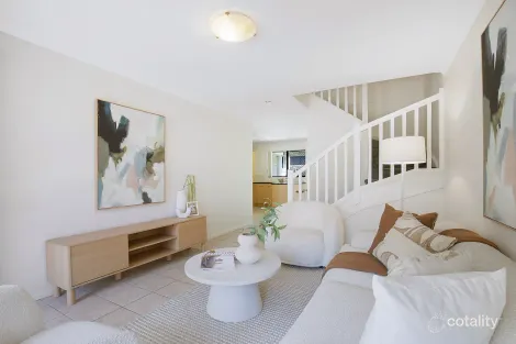 Property photo of 2/32 Beverley Street Morningside QLD 4170