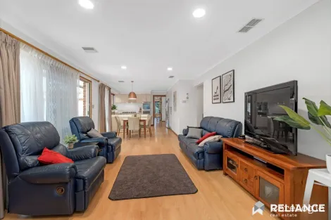 Property photo of 4 Aurora Court Werribee VIC 3030