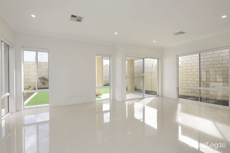 Property photo of 24 Bondi Way Aubin Grove WA 6164