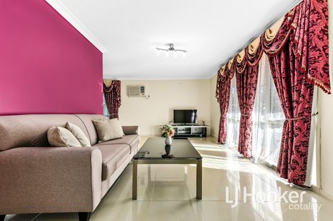 Property photo of 8 Ivan Crescent Hampton Park VIC 3976