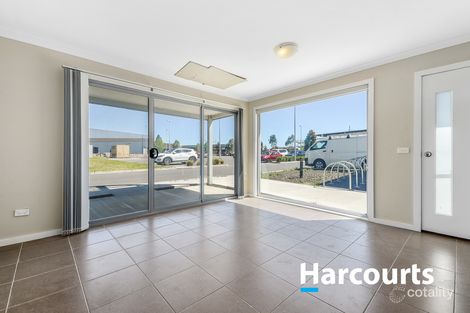 Property photo of 13 Rocket Lane Cranbourne North VIC 3977