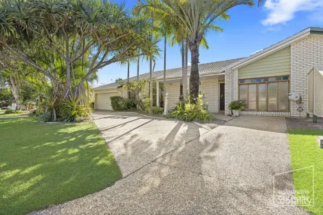 1/8 Emma Ct, Golden Beach, QLD 4551