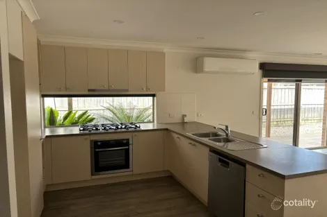 Property photo of 34 Glenvista Road Pakenham VIC 3810