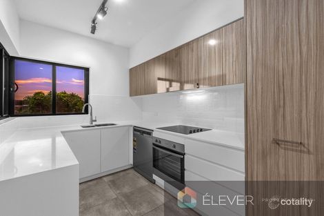 Property photo of 2/40 Nicklin Street Coorparoo QLD 4151