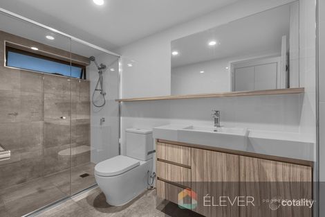 Property photo of 2/40 Nicklin Street Coorparoo QLD 4151