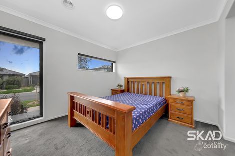 Property photo of 14 Jolimont Avenue Mickleham VIC 3064