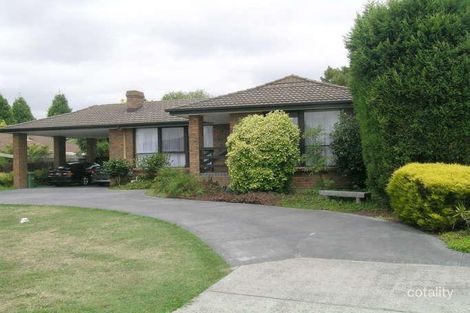Property photo of 6 Merton Court Endeavour Hills VIC 3802